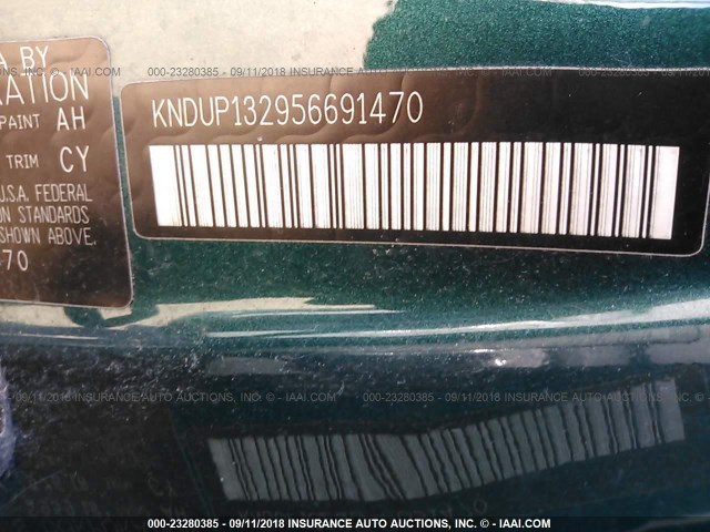 KNDUP132956691470 - 2005 KIA SEDONA EX/LX GREEN photo 9