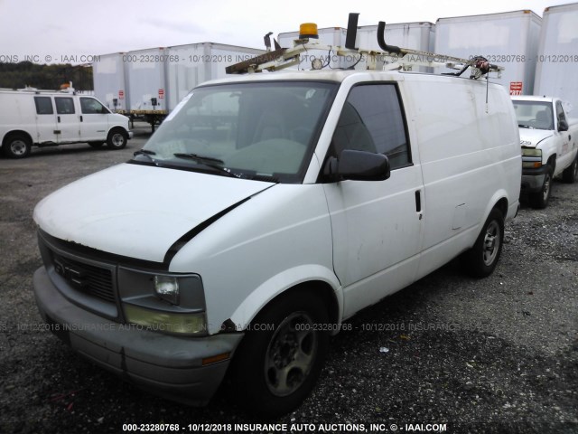 1GTDM19X45B505529 - 2005 GMC SAFARI XT WHITE photo 2