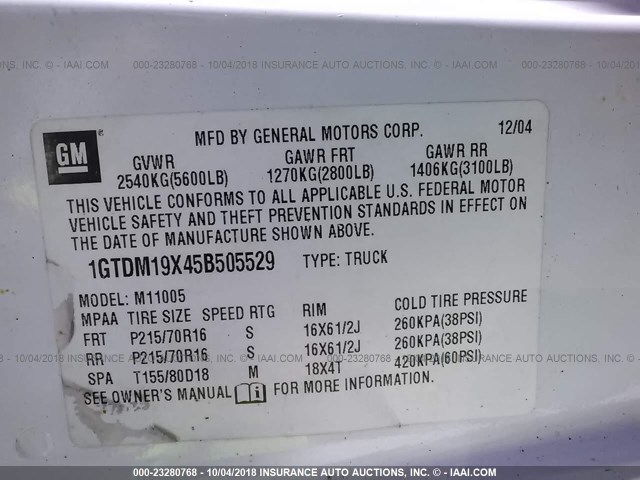 1GTDM19X45B505529 - 2005 GMC SAFARI XT WHITE photo 9