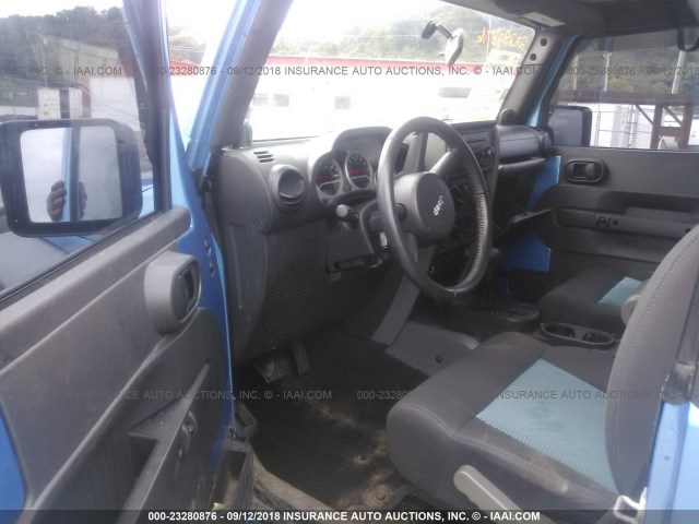 1J4GA2D16AL159478 - 2010 JEEP WRANGLER SPORT 蓝色 照片 5