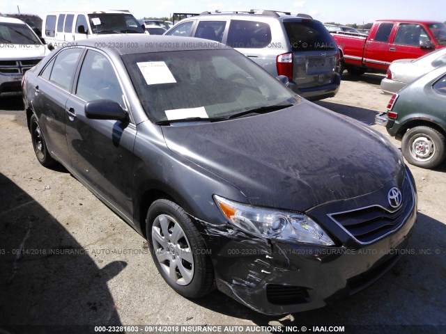 4T4BF3EK7AR028151 - 2010 TOYOTA CAMRY SE/LE/XLE ნაცრისფერი ფოტო 1