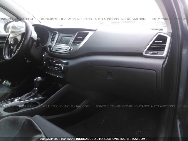 KM8J3CA25GU178918 - 2016 HYUNDAI TUCSON LIMITED/SPORT AND ECO/SE GRAY photo 5
