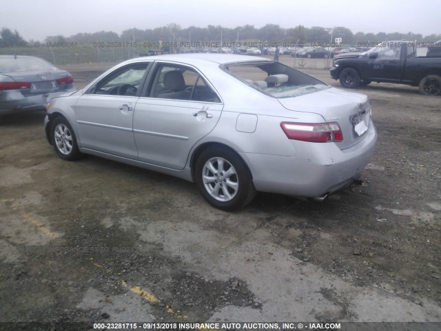 4T1BK46K67U545802 - 2007 TOYOTA CAMRY NEW GENERAT LE/XLE/SE SILVER photo 3