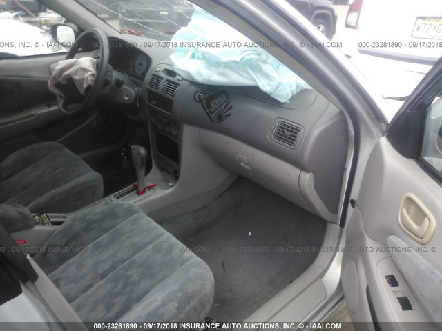 1NXBR12E9XZ203948 - 1999 TOYOTA COROLLA VE/CE/LE 银色 照片 5