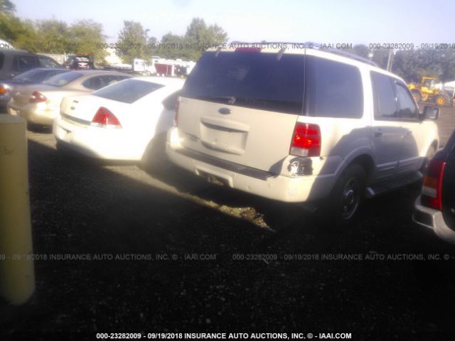 1FMFU19505LA91789 - 2005 FORD EXPEDITION LIMITED WHITE photo 4