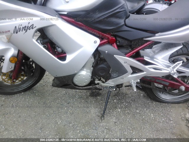 JKAEXEA196A012358 - 2006 KAWASAKI EX650 A6F SILVER photo 9