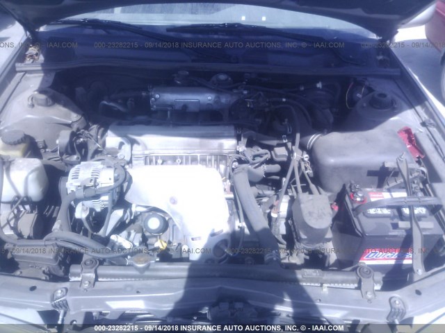 JT2BG28K3W0202807 - 1998 TOYOTA CAMRY LE/XLE GRAY photo 10