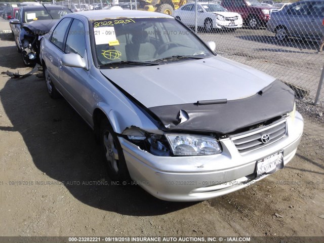 4T1BG22K41U846555 - 2001 TOYOTA CAMRY CE/LE/XLE 银色 照片 1