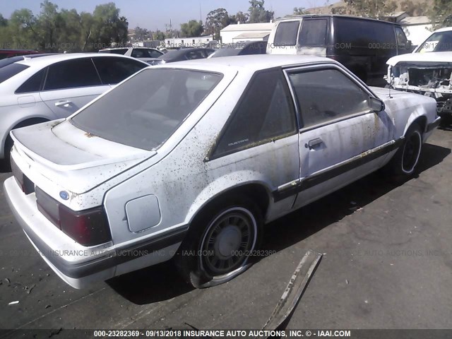 1FABP41A7KF260419 - 1989 FORD MUSTANG LX WHITE photo 4