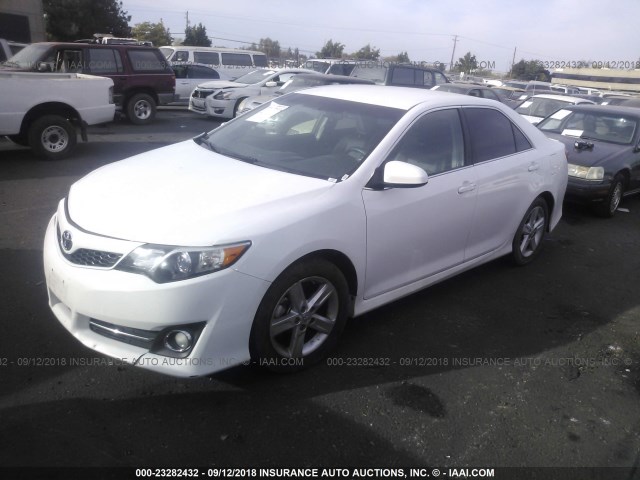 4T1BF1FK7EU828094 - 2014 TOYOTA CAMRY L/SE/LE/XLE Ağ foto 2