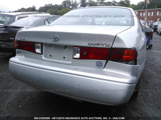 4T1BG22K4YU671041 - 2000 TOYOTA CAMRY CE/LE/XLE 银色 照片 6