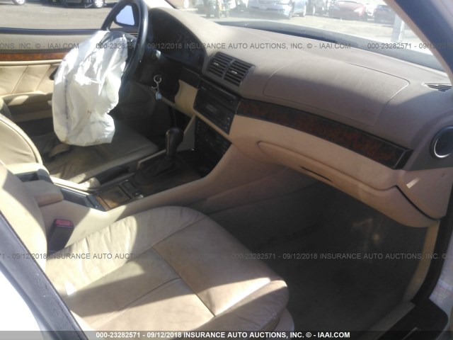 WBADT43481GX26094 - 2001 BMW 525 I AUTOMATIC WHITE photo 5