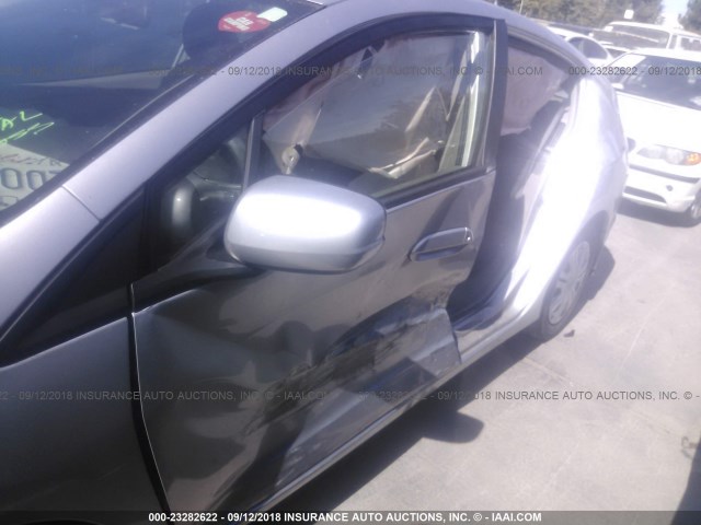 JHMZE2H51AS022243 - 2010 HONDA INSIGHT LX SILVER photo 6