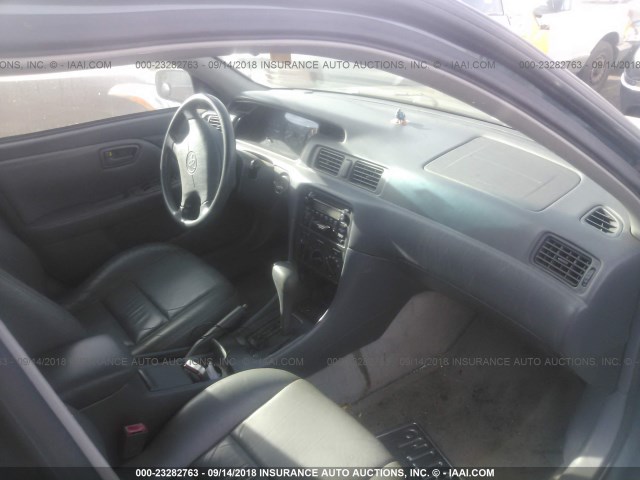 4T1BG28KX1U764532 - 2001 TOYOTA CAMRY CE/LE/XLE 蓝色 照片 5