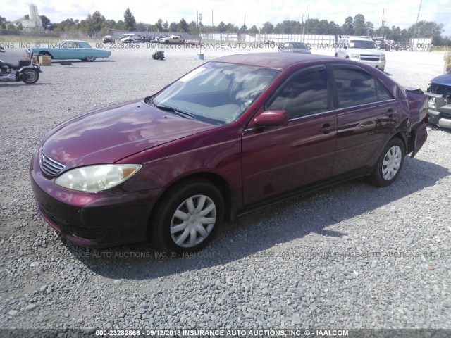 4T1BE32KX6U134294 - 2006 TOYOTA CAMRY LE/XLE/SE RED photo 2