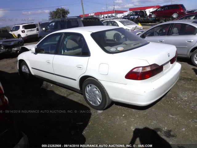 JHMCG5643XC000954 - 1999 HONDA ACCORD LX WHITE photo 3
