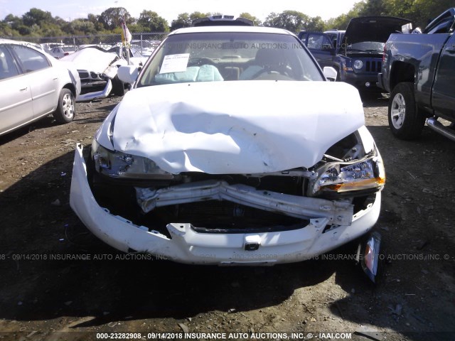 JHMCG5643XC000954 - 1999 HONDA ACCORD LX WHITE photo 6