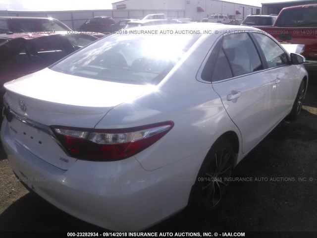 4T1BF1FKXFU481099 - 2015 TOYOTA CAMRY LE/XLE/SE/XSE 白色 照片 4
