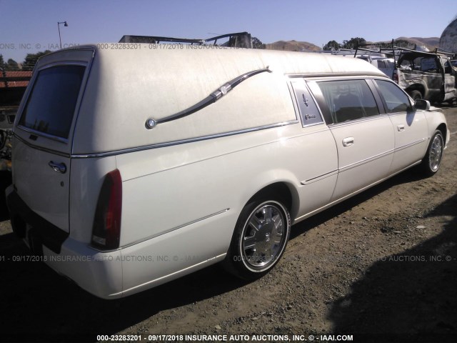 1GEEH06Y67U500122 - 2007 CADILLAC COMMERCIAL CHASSI  WHITE photo 4