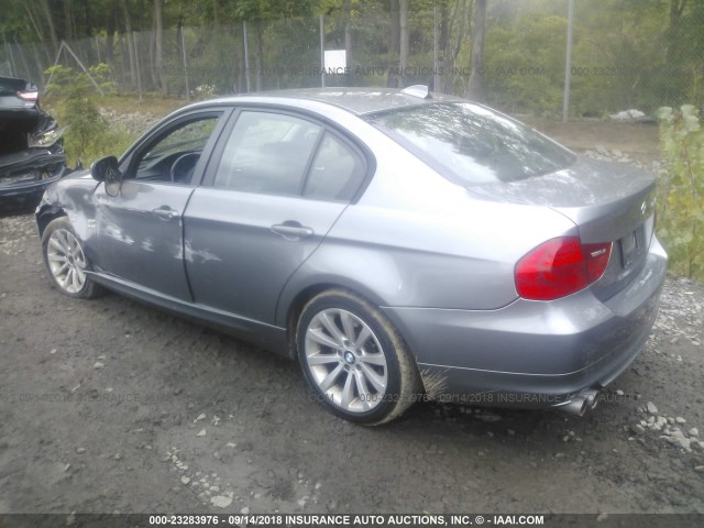 WBAPK5C57BA662763 - 2011 BMW 328 XI SULEV GRAY photo 3