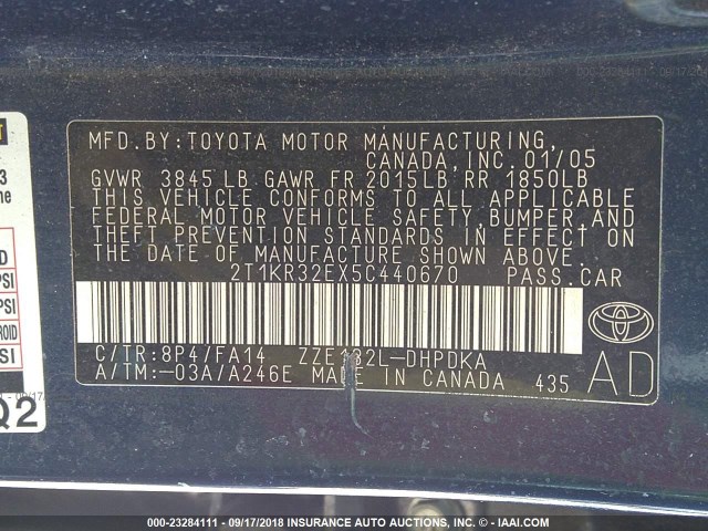 2T1KR32EX5C440670 - 2005 TOYOTA COROLLA MATRIX XR BLUE photo 9