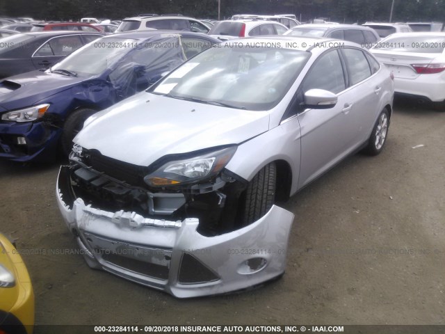 1FADP3J29EL339334 - 2014 FORD FOCUS TITANIUM SILVER photo 2