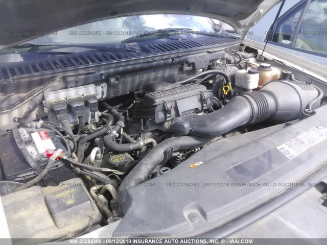 5LMFU27516LJ06338 - 2006 LINCOLN NAVIGATOR Biały zdjęcie 10