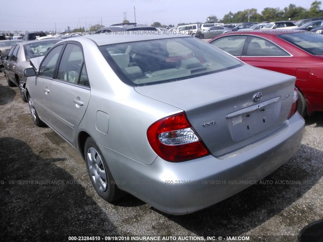 4T1BE32KX3U227845 - 2003 TOYOTA CAMRY LE/XLE/SE Gümüş foto 3