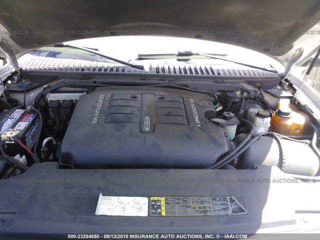 5LMFU27R74LJ03492 - 2004 LINCOLN NAVIGATOR SILVER photo 10