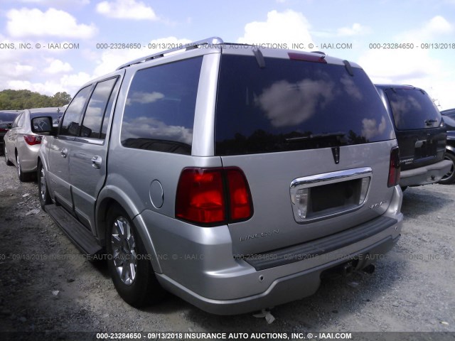 5LMFU27R74LJ03492 - 2004 LINCOLN NAVIGATOR SILVER photo 3
