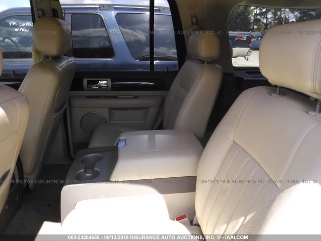 5LMFU27R74LJ03492 - 2004 LINCOLN NAVIGATOR SILVER photo 8