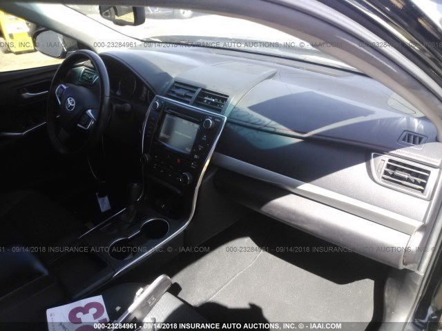 4T1BF1FK7FU048873 - 2015 TOYOTA CAMRY LE/XLE/SE/XSE BLACK photo 5