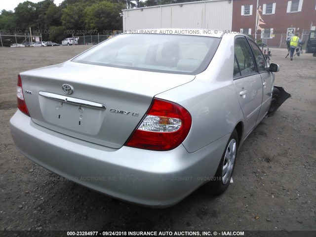 4T1BE32K43U674607 - 2003 TOYOTA CAMRY LE/XLE/SE Күміс фото 4