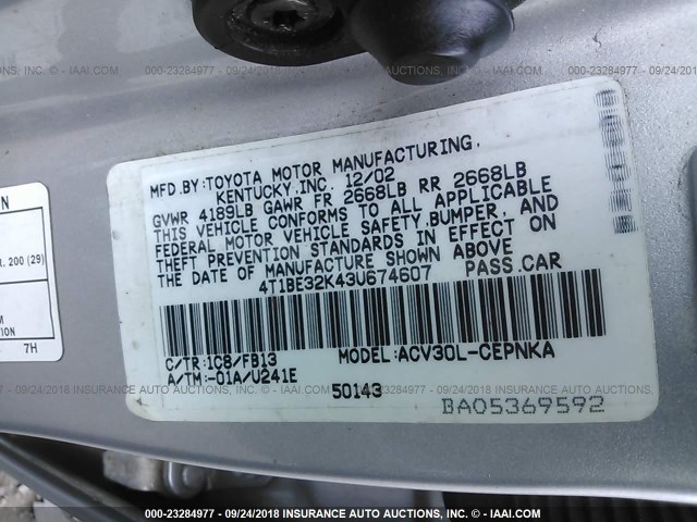4T1BE32K43U674607 - 2003 TOYOTA CAMRY LE/XLE/SE Күміс фото 9