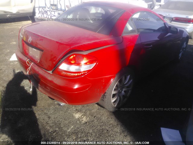 WDBWK56F06F091675 - 2006 MERCEDES-BENZ SLK 350 RED photo 4