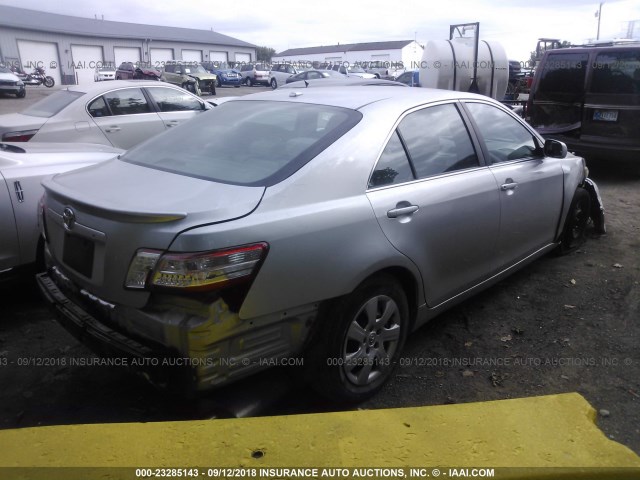 4T4BF3EK1BR123581 - 2011 TOYOTA CAMRY SE/LE/XLE SILVER photo 4