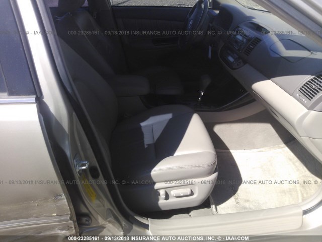 4T1BE30K14U863705 - 2004 TOYOTA CAMRY LE/XLE/SE Алтын фото 5
