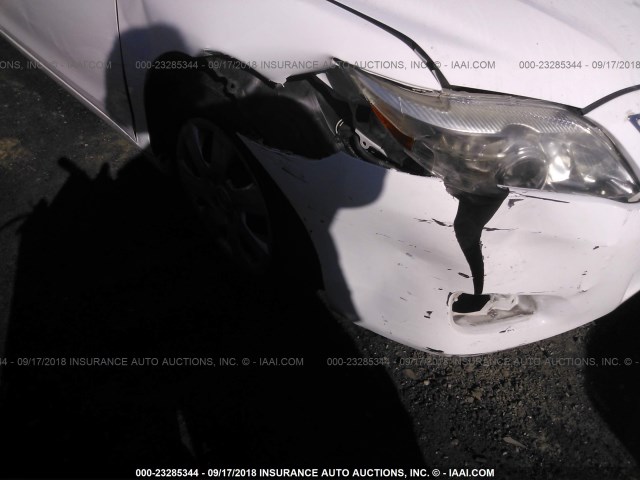 4T1BF3EK8BU606429 - 2011 TOYOTA CAMRY SE/LE/XLE თეთრი ფოტო 6