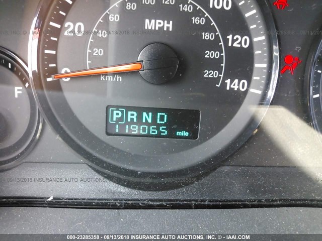 1J4GR48K55C715907 - 2005 JEEP GRAND CHEROKEE LAREDO/COLUMBIA/FREEDOM 银色 照片 7