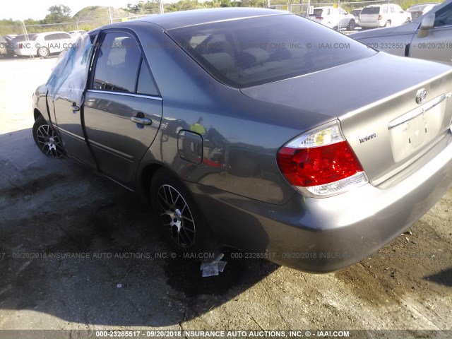4T1BE30K86U732306 - 2006 TOYOTA CAMRY LE/XLE/SE Сұр фото 3