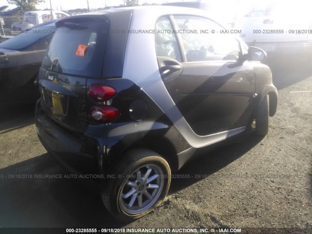 WMEEJ31X39K291080 - 2009 SMART FORTWO PURE/PASSION BLACK photo 4