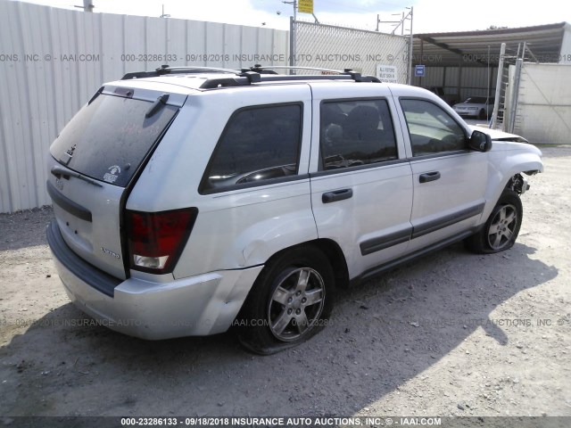 1J4GS48K15C598797 - 2005 JEEP GRAND CHEROKEE LAREDO/COLUMBIA/FREEDOM 银色 照片 4
