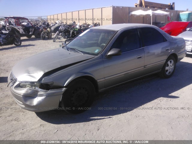 JT2BG22K6Y0383056 - 2000 TOYOTA CAMRY CE/LE/XLE 银色 照片 2