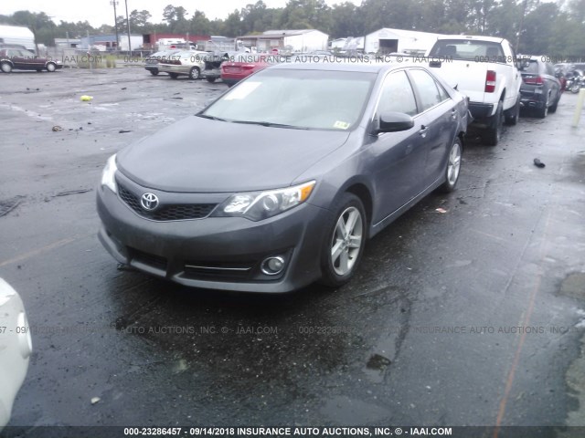 4T1BF1FK3EU809753 - 2014 TOYOTA CAMRY L/SE/LE/XLE Boz foto 2