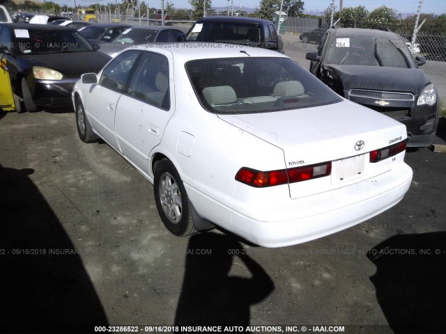 JT2BF22K3W0091199 - 1998 TOYOTA CAMRY CE/LE/XLE 白色 照片 3