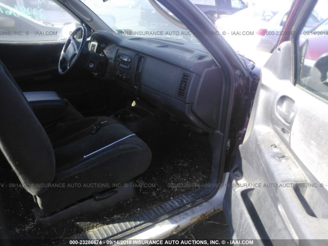 1B7GG22XX1S126713 - 2001 DODGE DAKOTA MAROON photo 5