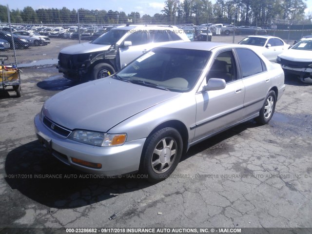 1HGCD5639VA101623 - 1997 HONDA ACCORD LX/EX GRAY photo 2