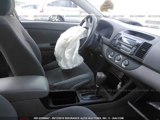 4T1BE32K15U097618 - 2005 TOYOTA CAMRY LE/XLE/SE Gümüş foto 5