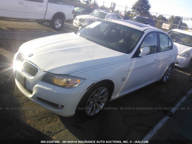 WBAPK5G51BNN24378 - 2011 BMW 328 XI SULEV WHITE photo 2