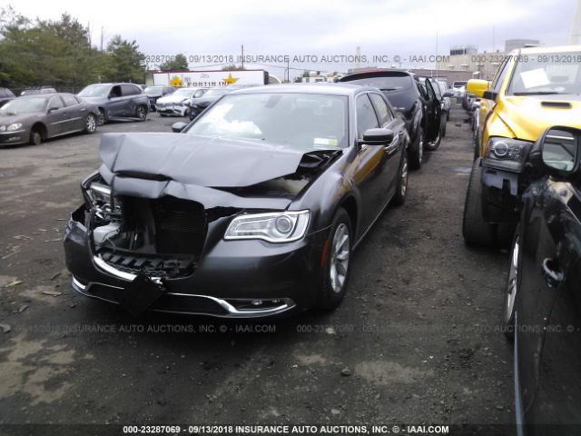 2C3CCAAG5FH876111 - 2015 CHRYSLER 300 LIMITED GRAY photo 2